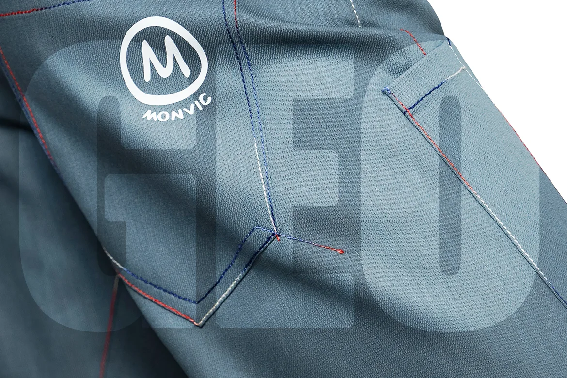 GEO, il pantalone "twisted" di Monvic: design ergonomico, tessuti esclusivi e libertà assoluta di movimento. Ideale per arrampicata e vita urbana.