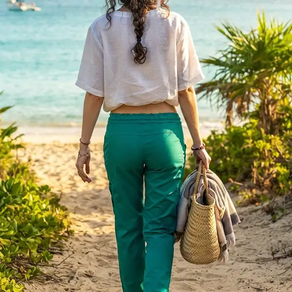 Women’s VIOLET sports pants in emerald green by Monvic